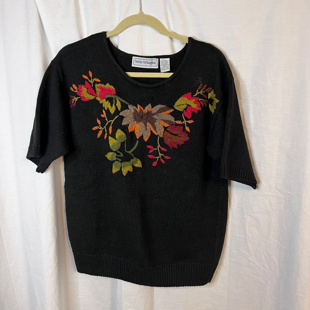 Norton McNaughton vintage short sleeve black sweater leaf embroidery Size Medium